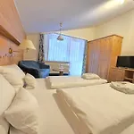 Holzschuhs Schwarzwaldhotel 酒店 4*