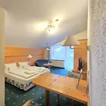 Holzschuhs Schwarzwaldhotel 4*