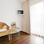 ホテル Holzschuhs Schwarzwaldhotel バイアースブロン
