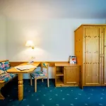 Holzschuhs Schwarzwaldhotel מלון