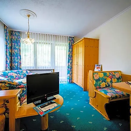 Holzschuhs Schwarzwaldhotel Und Restaurant Отель Байрсброн
