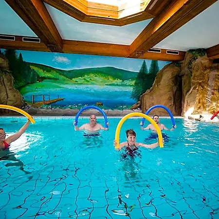 Holzschuhs Schwarzwaldhotel Und Restaurant Отель Байрсброн