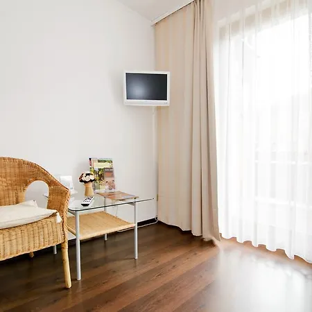 Отель Holzschuhs Schwarzwaldhotel Байрсброн