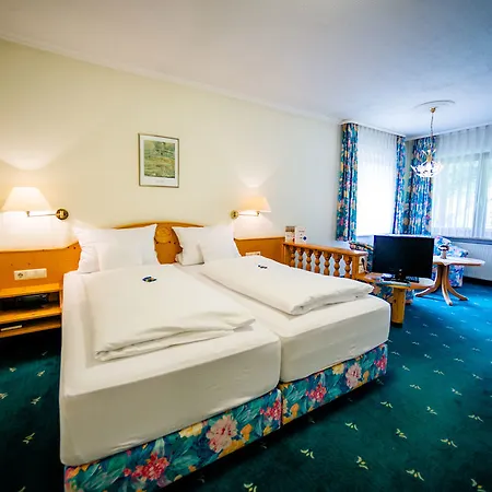 Отель Holzschuhs Schwarzwaldhotel 4*