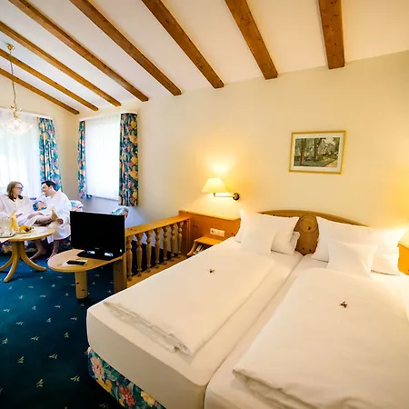 Holzschuhs Schwarzwaldhotel