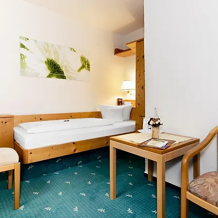 Отель Holzschuhs Schwarzwaldhotel