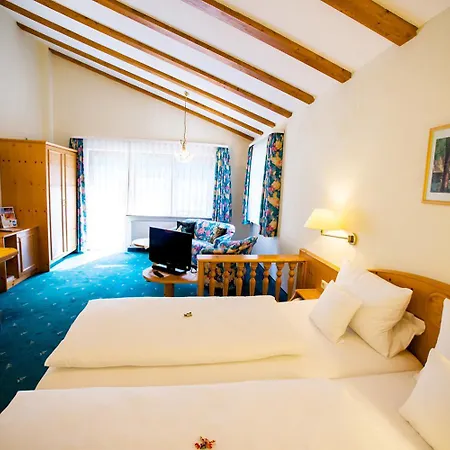 Holzschuhs Schwarzwaldhotel 4* Байрсброн