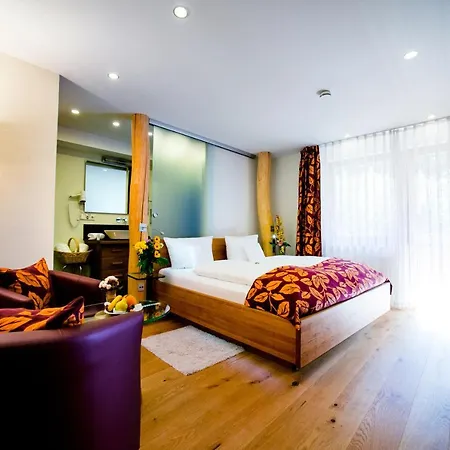 Holzschuhs Schwarzwaldhotel Байрсброн